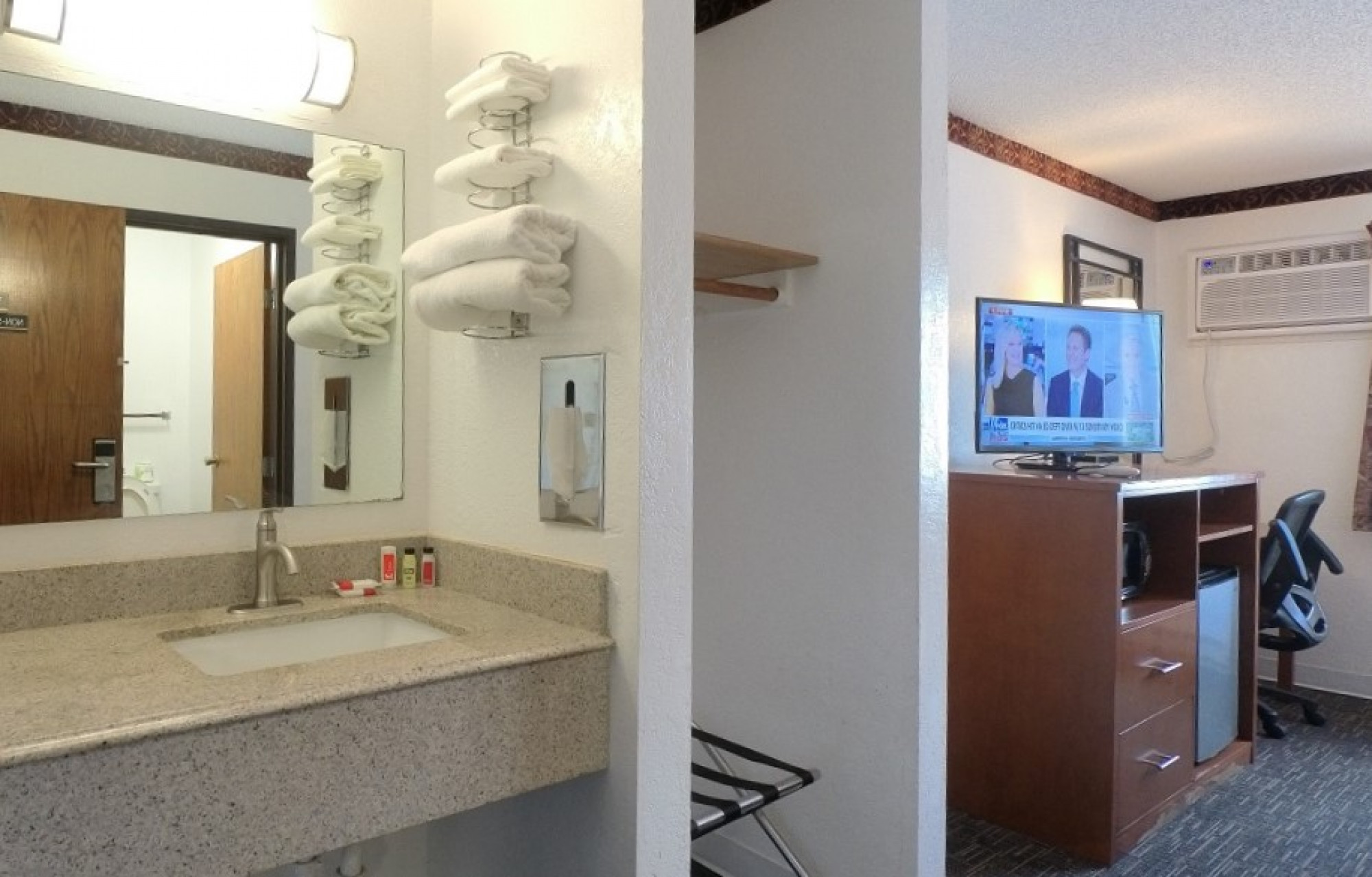 Single King Bed Non Smoking - Waconia Inn & Suites in Waconia